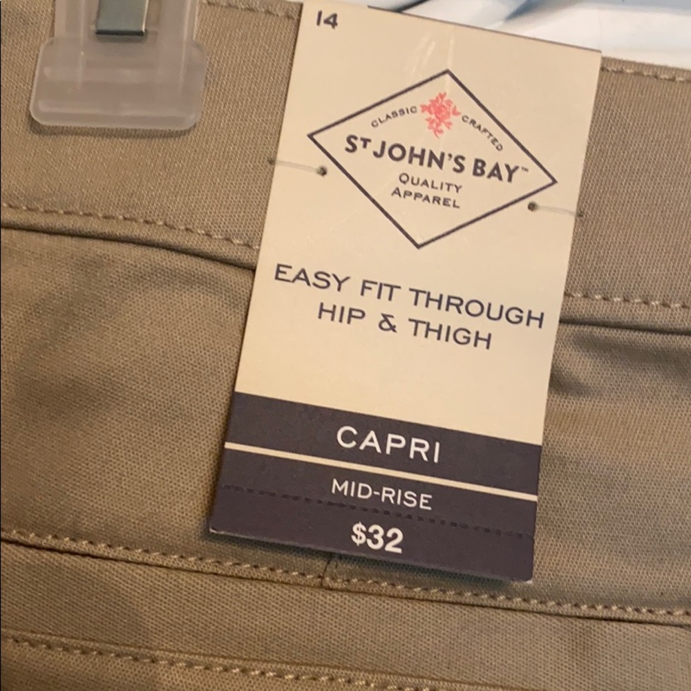 NWT CAPRIS - Picture 6 of 6